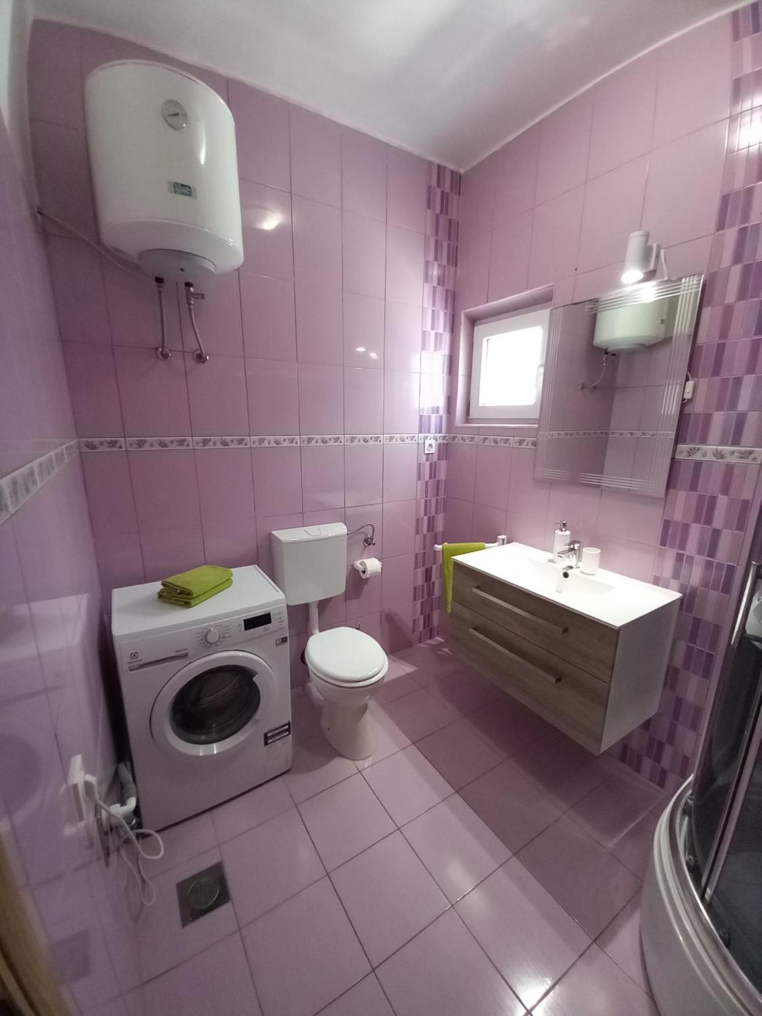 Jelena - Cozy Two Bedroom Only 70m From The Beach, Diklo -