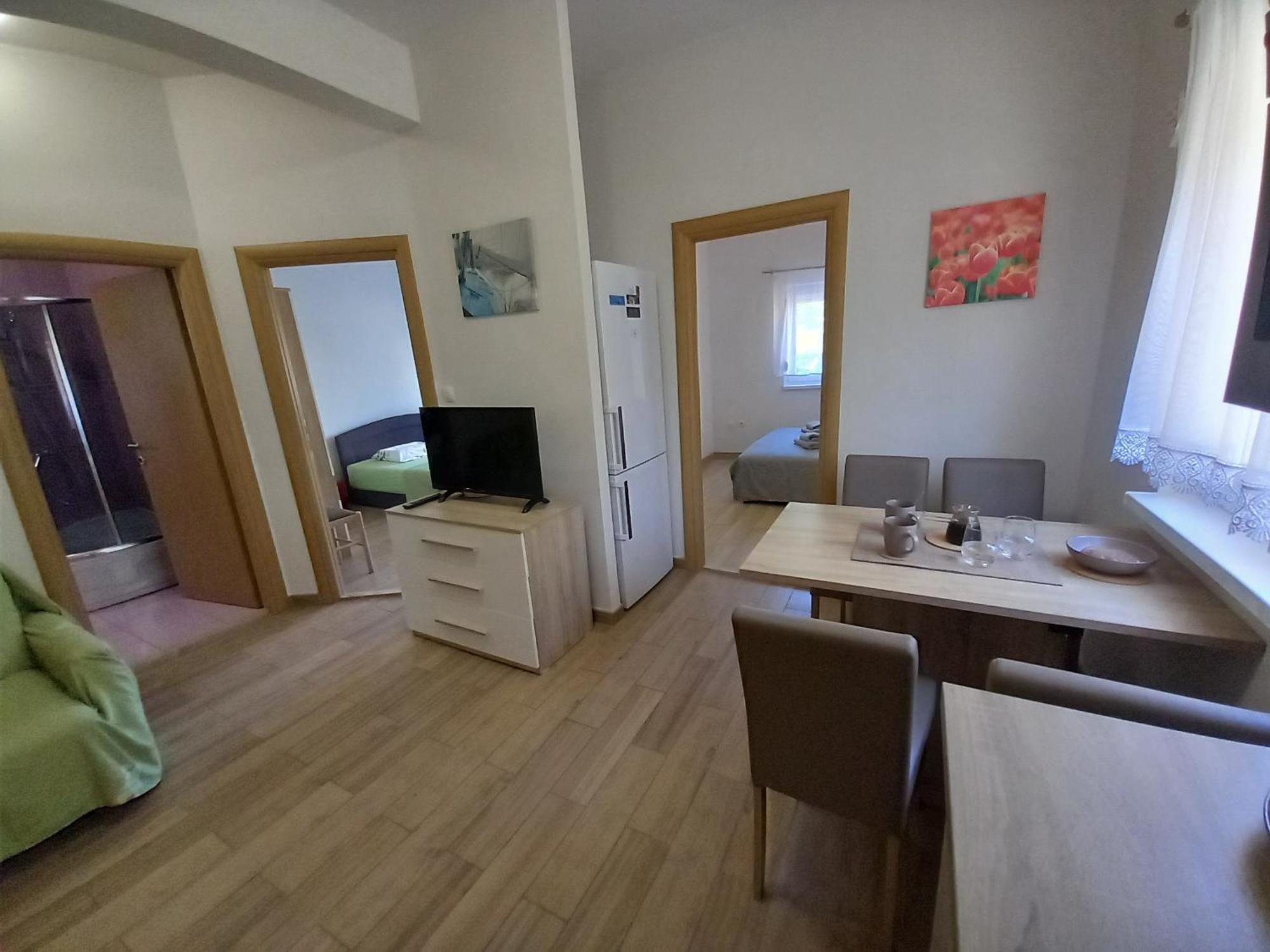 Jelena - Cozy Two Bedroom Only 70m From The Beach, Diklo -