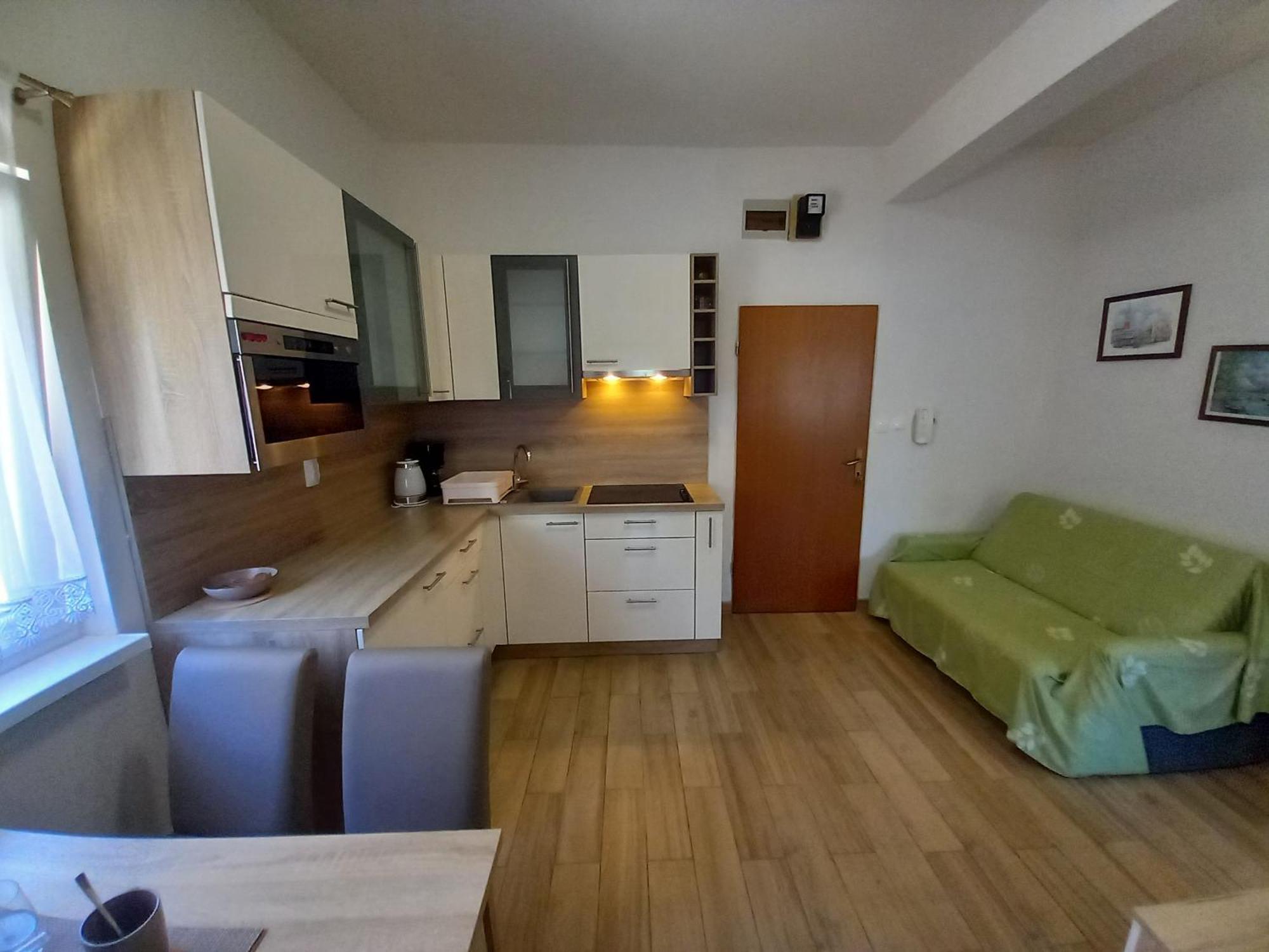Apartment Jelena - Cozy Two Bedroom Only 70m From The Beach, Diklo -